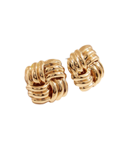 Aretes Cuadrados Líneas Dorados